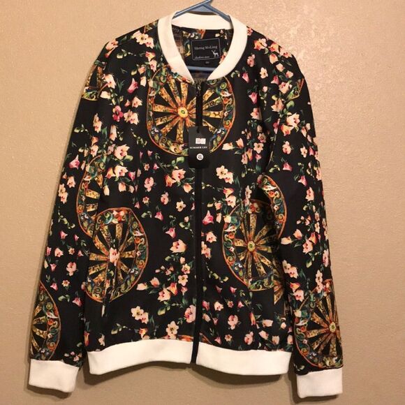 Sheng Moling Jacket  - Picture 1 of 7